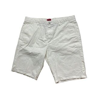 Hugo Boss Men Cream White Shorts 34